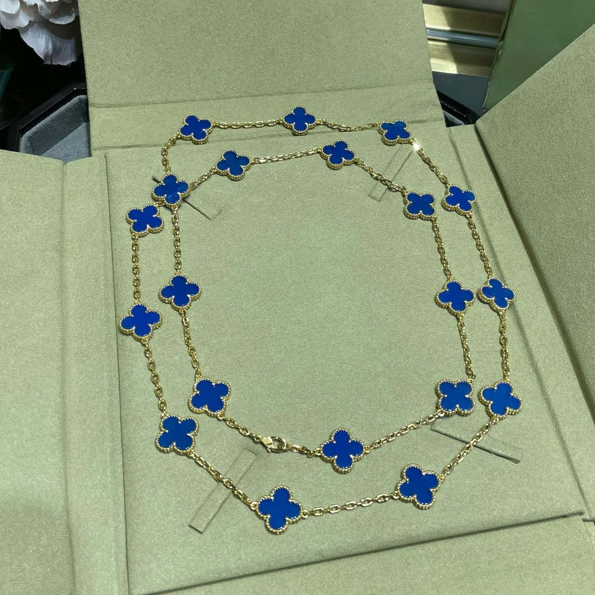 Van Cleef & Arpels CLOVER 20 MOTIF AGATE 86CM NECKLACE
