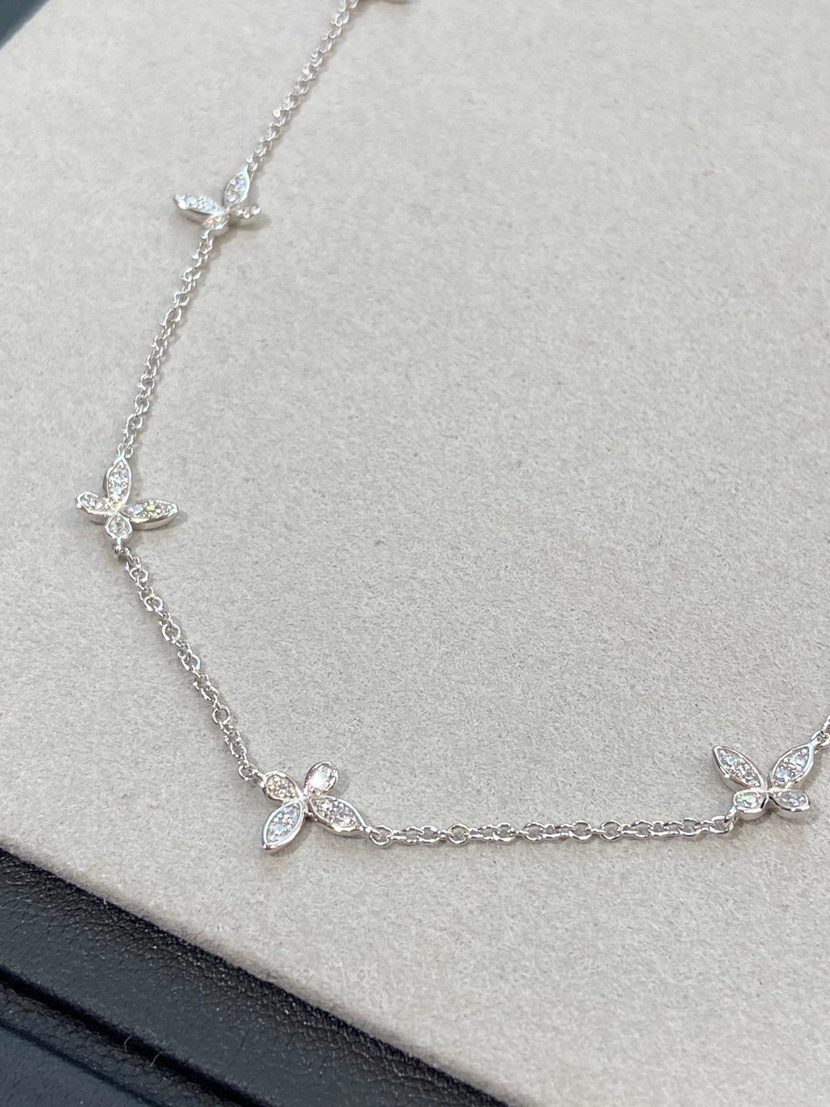 GRAFF CLASSIC BUTTERFLY PETITE DIAMOND SILVER NECKLACE