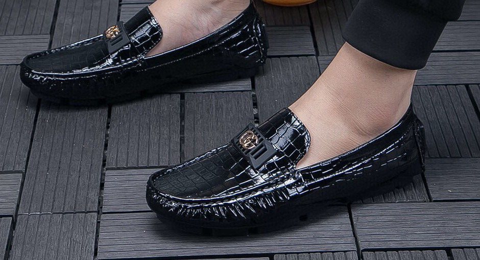 Gucci Black Crocodile-Pattern Loafers