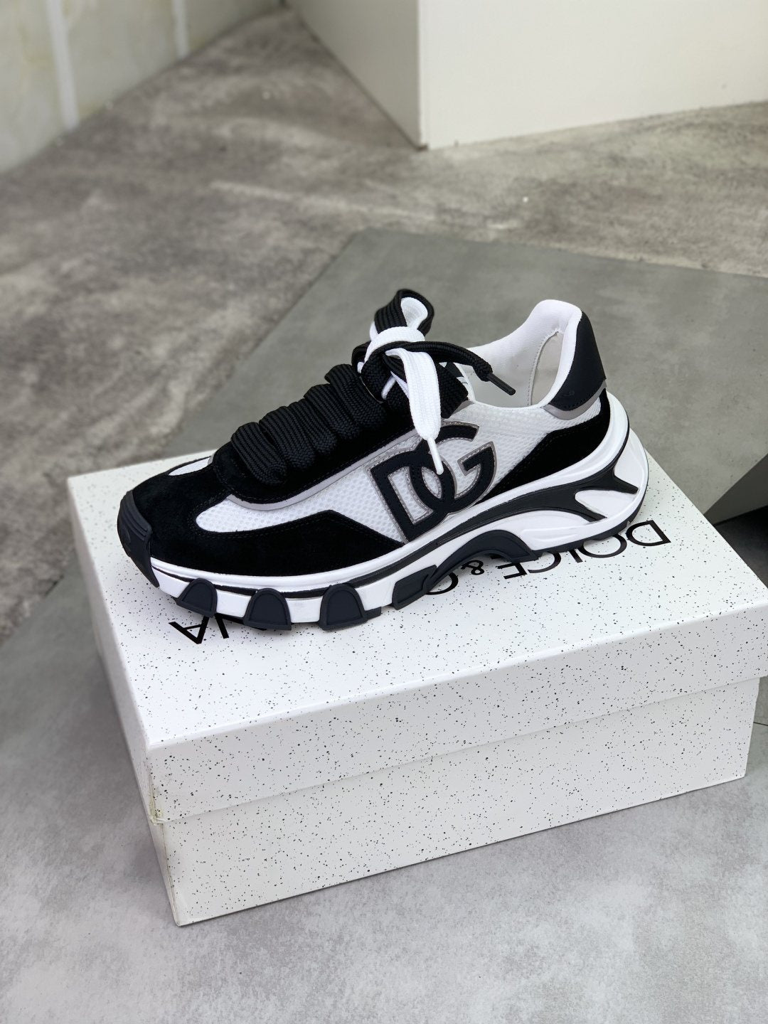 Dolce & Gabbana Logo Panel Low-Top Sneakers