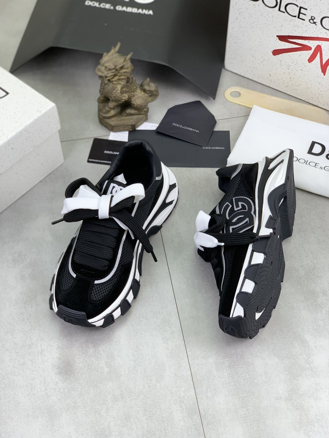 Dolce & Gabbana Logo Panel Low-Top Sneakers