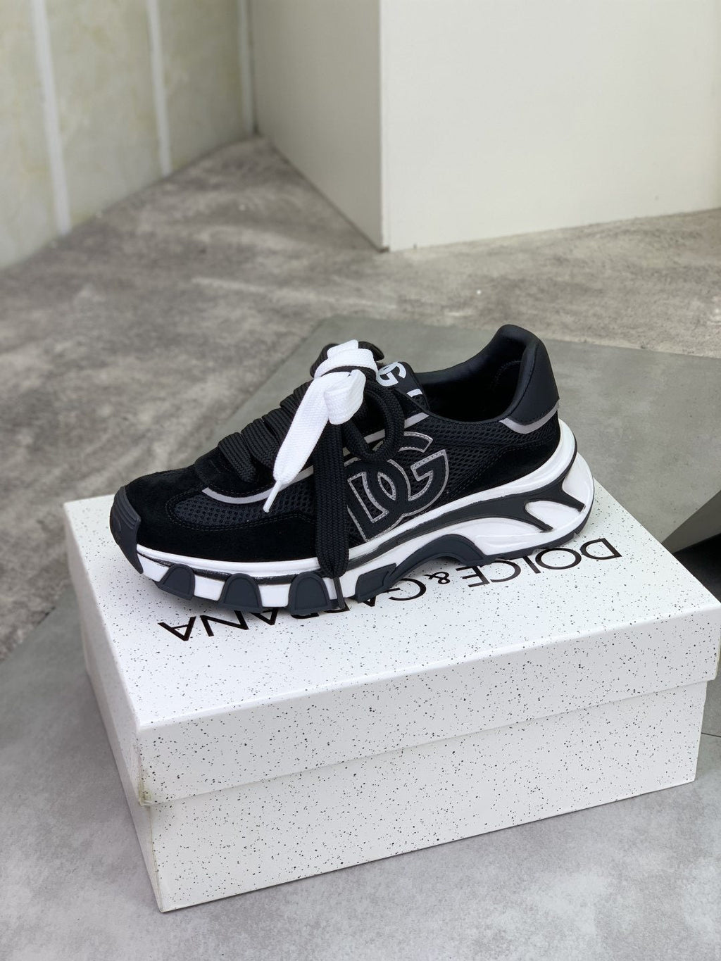 Dolce & Gabbana Logo Panel Low-Top Sneakers