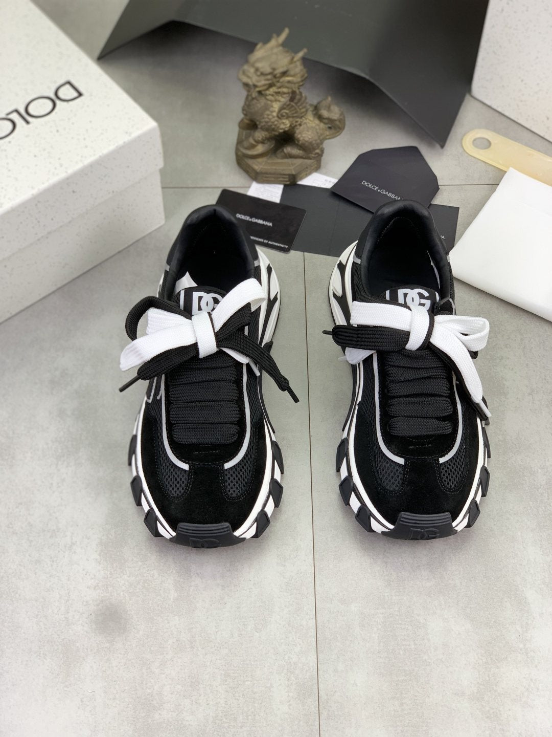 Dolce & Gabbana Logo Panel Low-Top Sneakers
